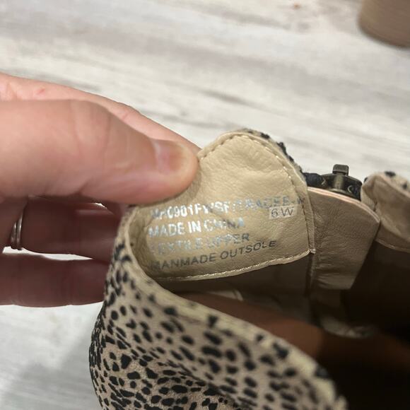 MIA Erik Spotted Animal Print Block Heeled Booties Women’s Size 6 WIDE - Picture 2 of 6